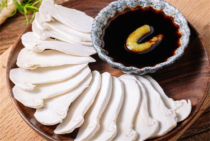 鲜松茸怎么处理清洗保存,新鲜松茸如何清洗视频