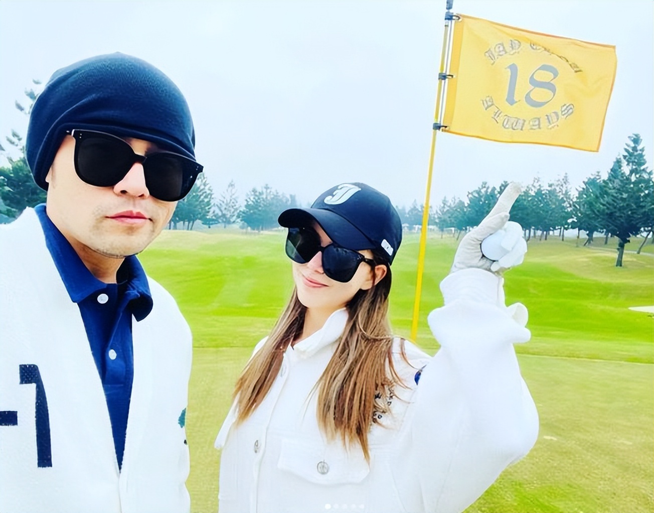 昆凌晒与周杰伦甜蜜合照,昆凌周杰伦同台最新照片