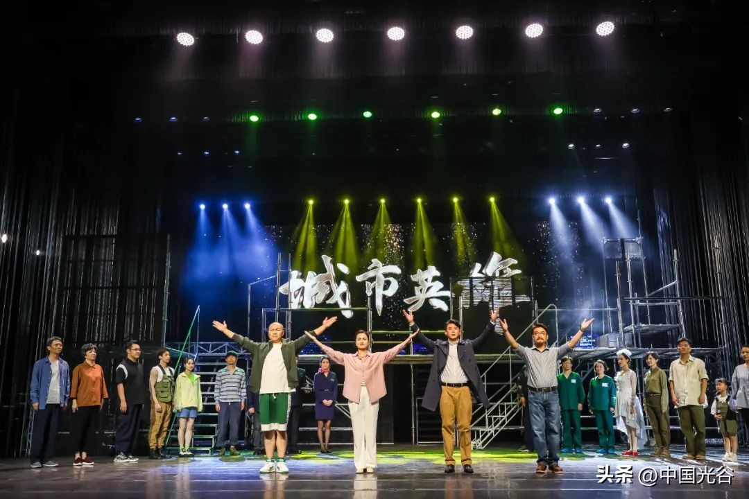 追光20年,造出“中国芯”!这位光谷人的故事被搬上话剧舞台