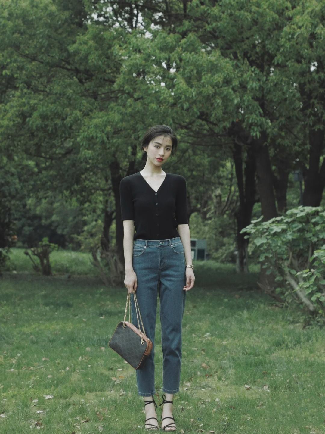 牛仔裤除了搭小白鞋还能搭什么鞋 (白色牛仔裤搭什么鞋子)