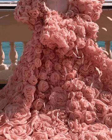 戛纳红毯范冰冰艳压群芳,范冰冰再次惊艳戛纳红毯