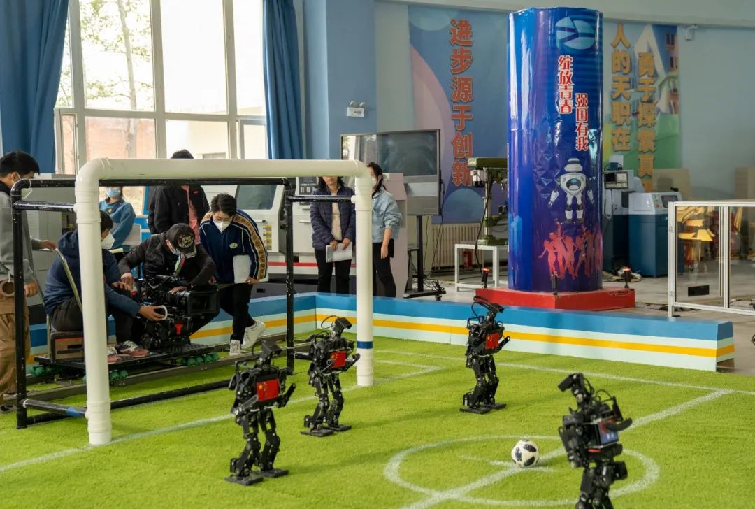 大三女生表演粤语,大三女生演讲视频