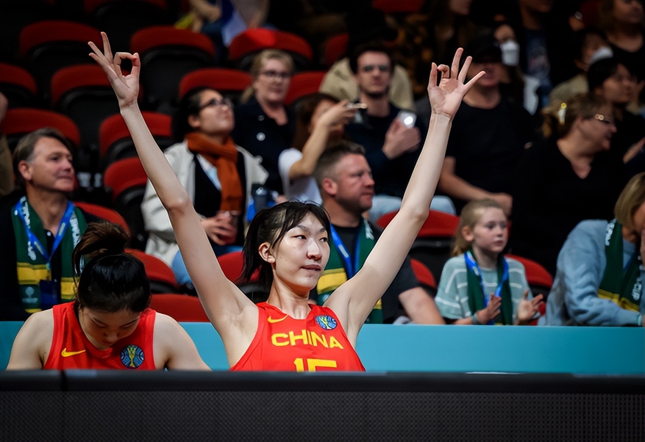 中国女篮32分惨败,中国女篮3分惜败日本队无缘冠军