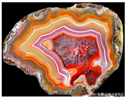 世界上最美的玛瑙,内蒙玛瑙湖出土三亿的玛瑙
