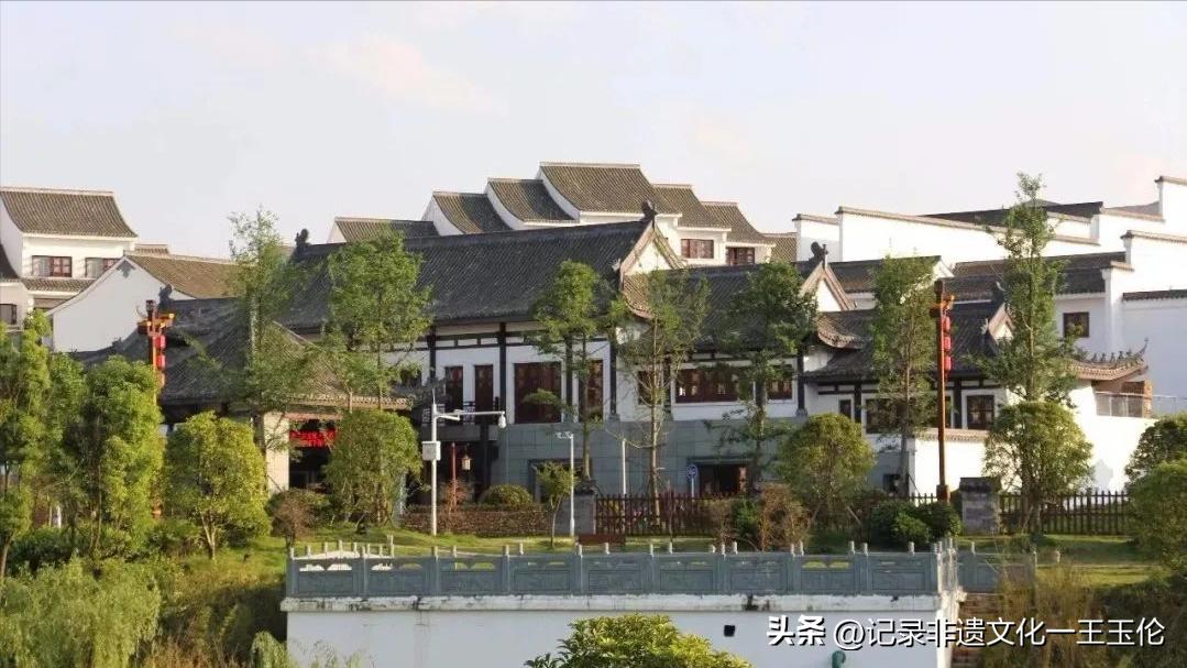 贵州唯一的一座千年古城，曾是古且兰国故地，被列为全国重点*物文**