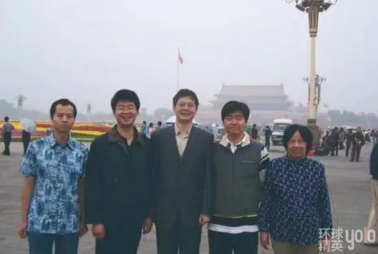 龙芯3a6000产品发布会胡伟武讲解,国产龙芯芯片相当于什么档次