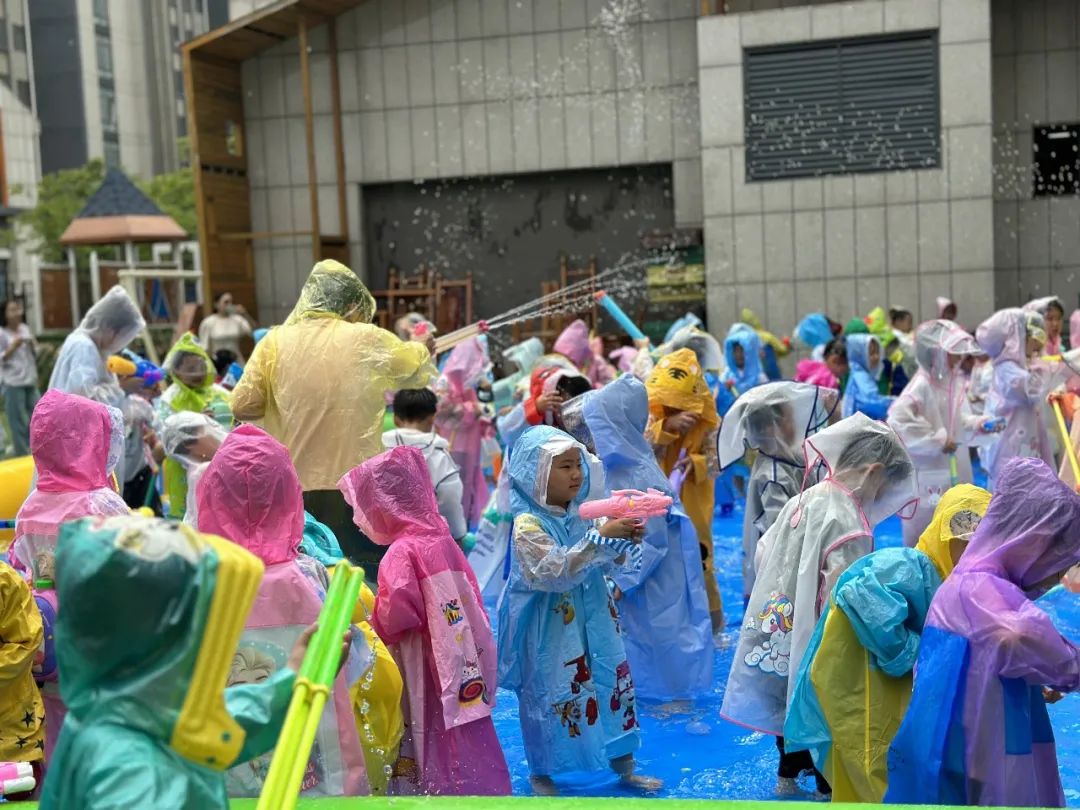 倾听儿童相伴成长六一节视频,六一儿童游玩活动