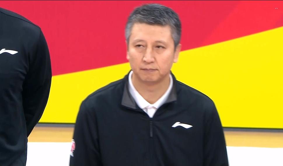 广州龙狮vs首钢祝铭震穿的什么鞋,祝铭震cba精彩表现