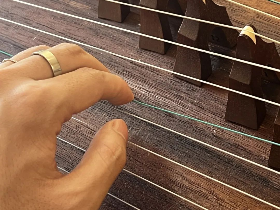 希望自己成为一个音乐人,成为一个音乐人