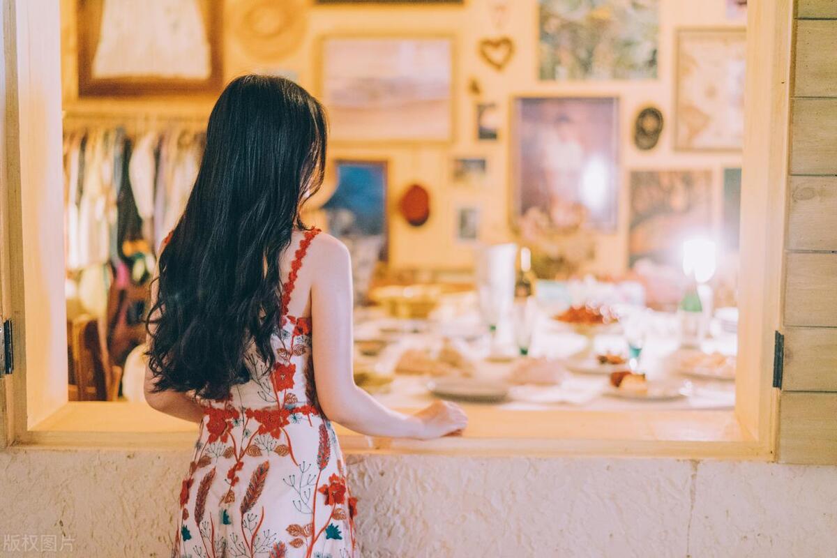 烫完头多久可以染发不伤头发,烫发和染发哪种伤头发