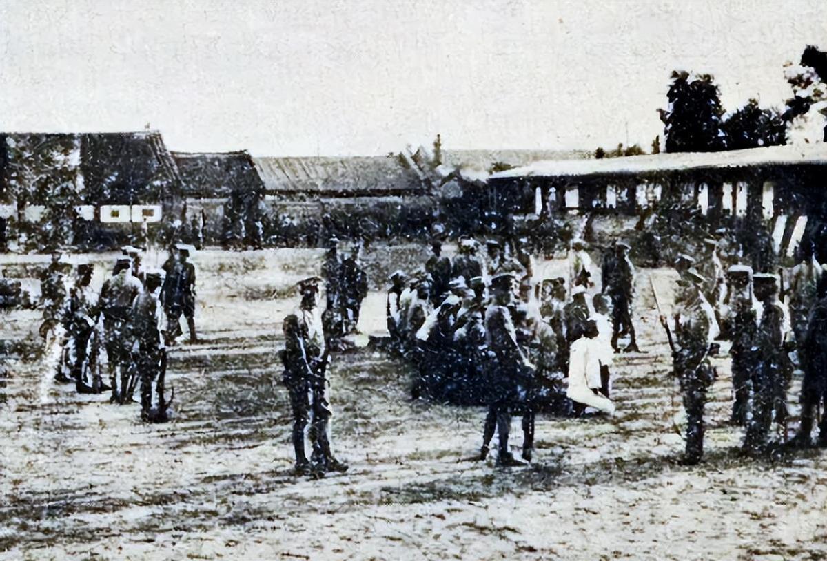 日军兽行：当着男人的面玷污了女儿，临走还残忍割下妻子乳房4