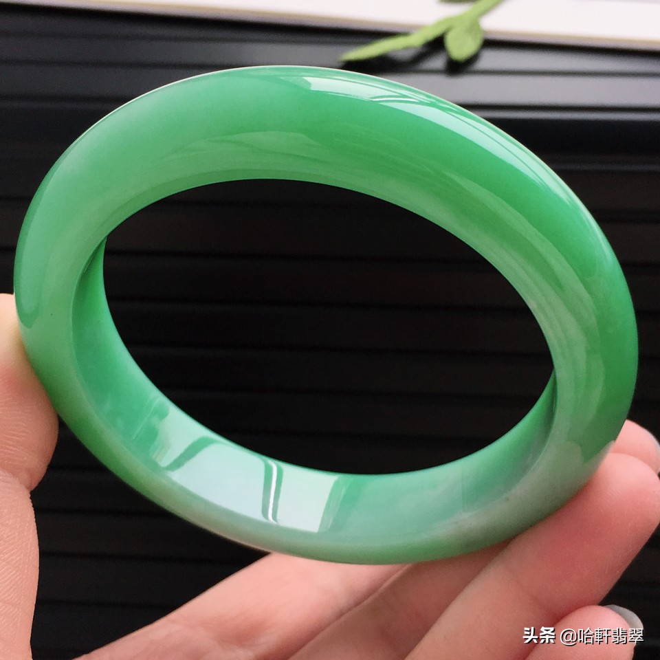 5000左右的糯种翡翠手镯,5000预算能买到什么玉手镯