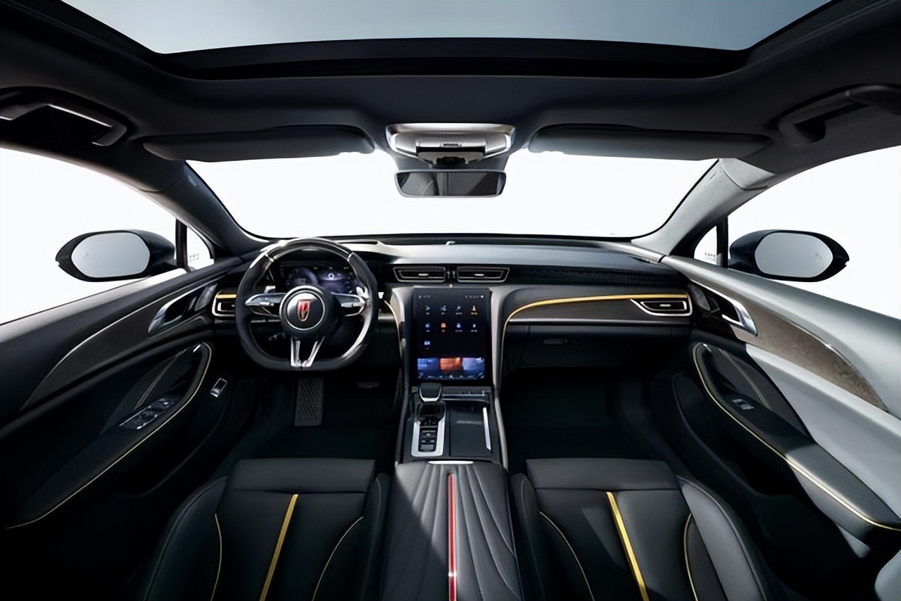 “中国制造”绝了！魔毯悬架+252Ps，比CC漂亮，网友：雅阁买早了