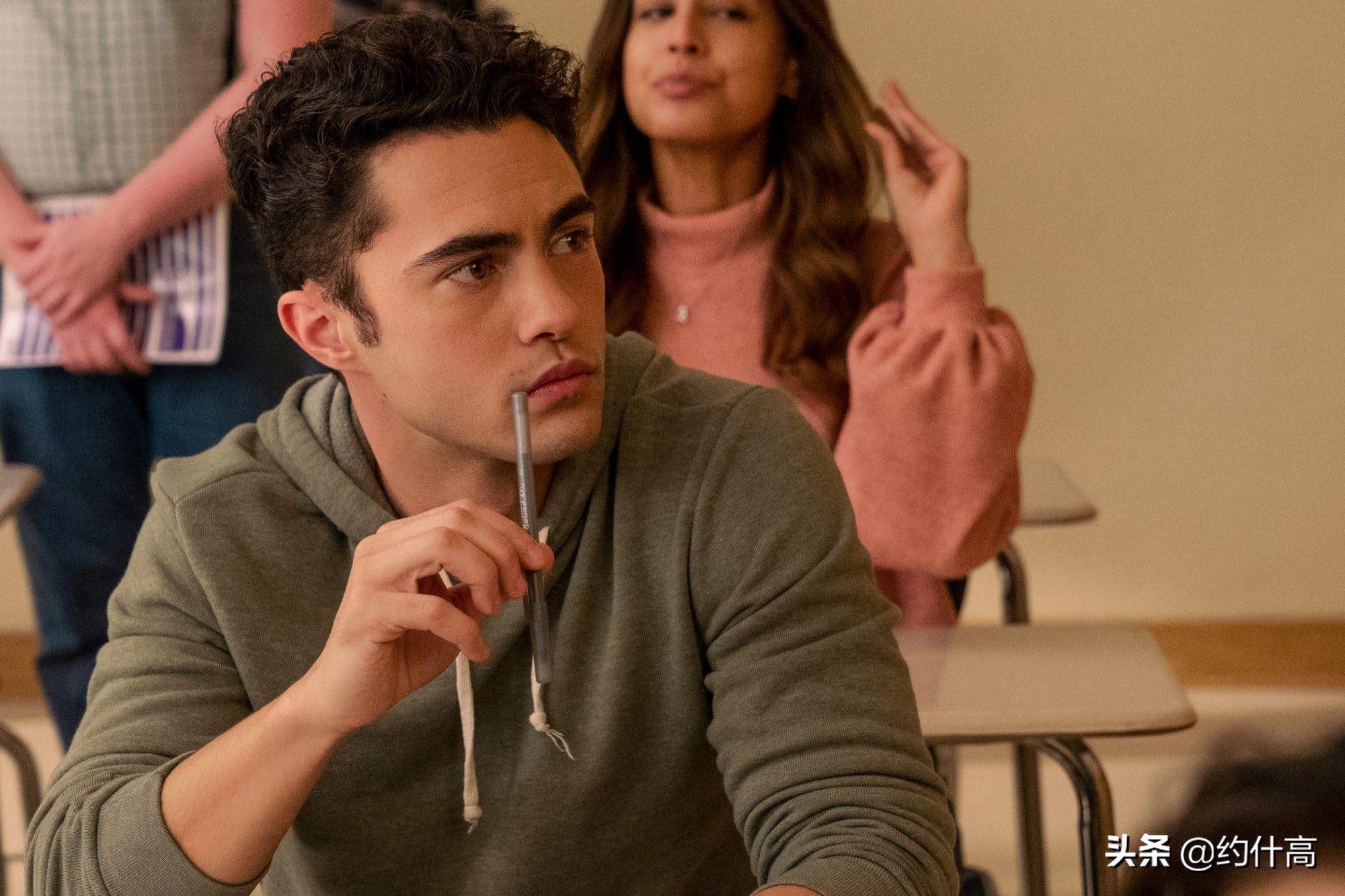 高颜值男模维密,维密秀腹肌男模