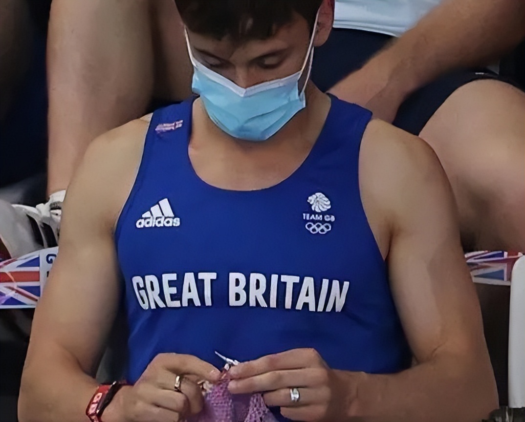 男人，你打个毛线