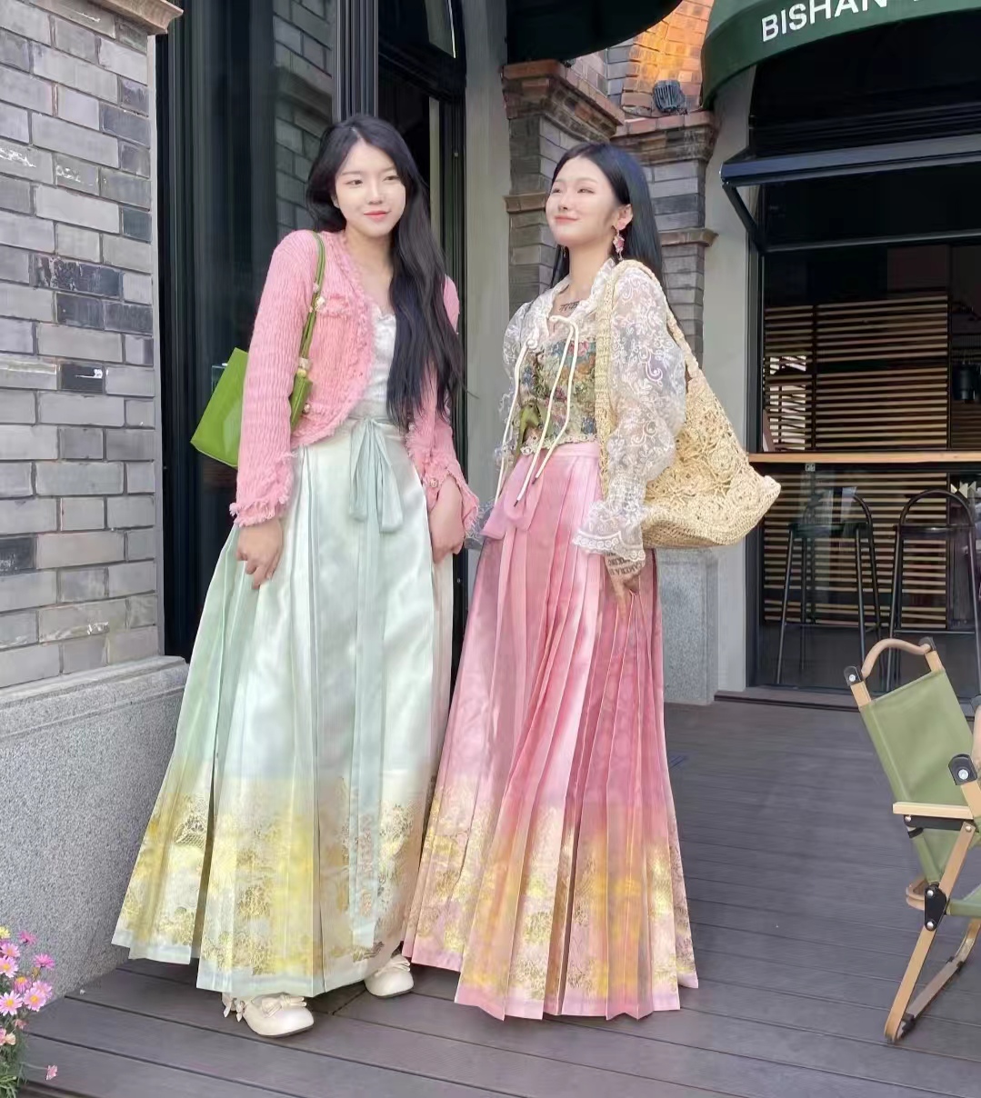 北大女生穿马面裙毕业典礼,北大女生马面裙