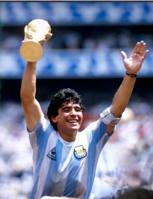 球王梅西和c罗谁更强,梅西阿根廷球王和c罗世界球王