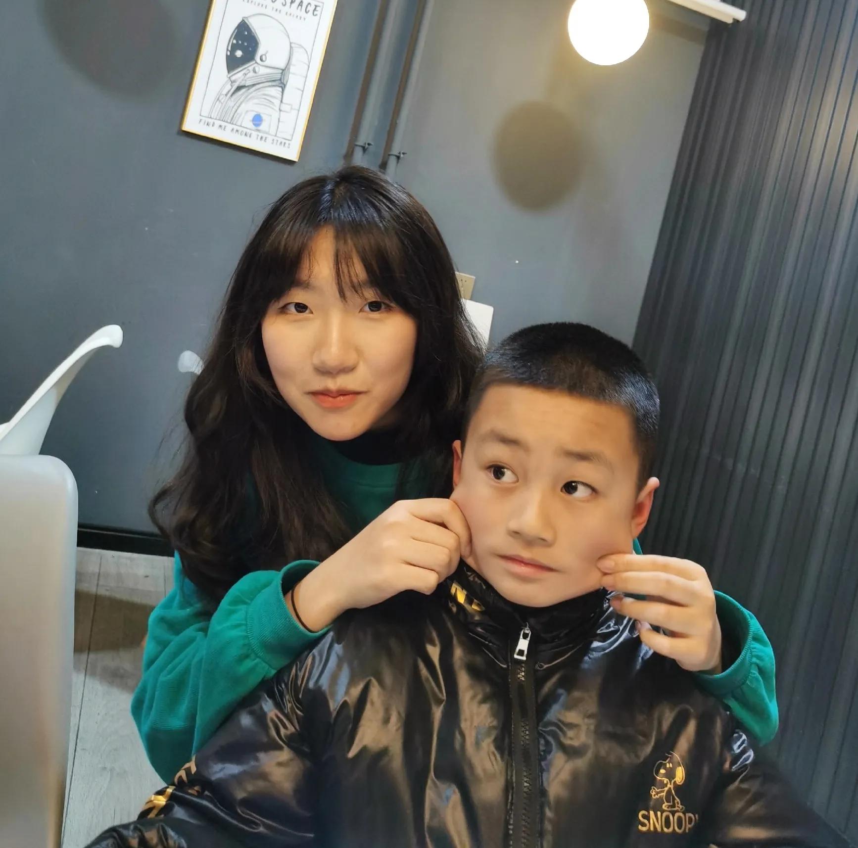 陪外甥打球是什么体验,陪4岁的小外甥练打乒乓球