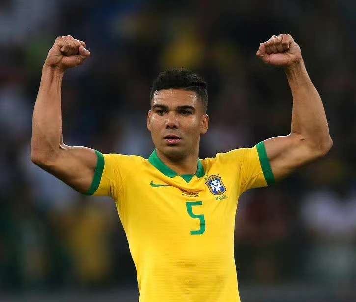 皇马祝托尼老师生日快乐,卡塞米罗重返皇马