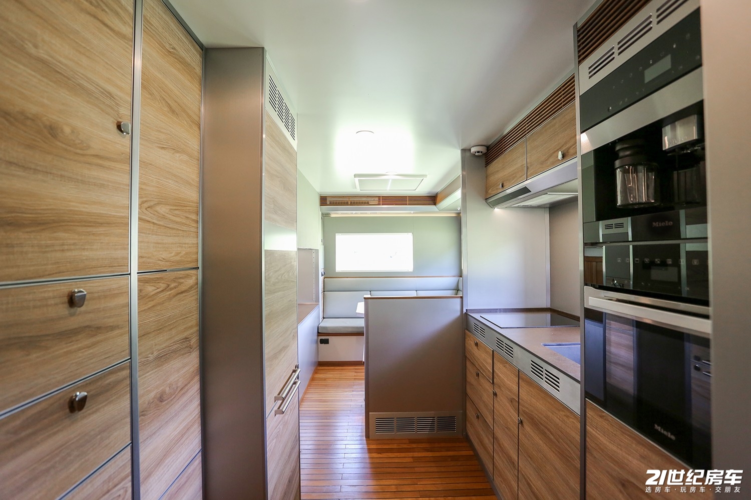 奔驰四驱c型顶级豪华房车,奔驰arocs升顶越野房车