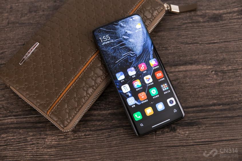 利用系统停更来拔掉“钉子户”,已经成了所有手机厂商的共识