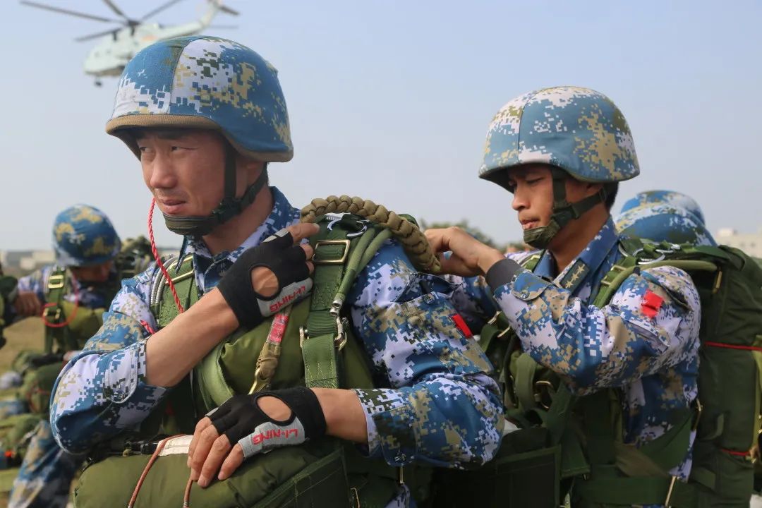 姹跺窛璺充紴15鍕囧＋绁炲叺澶╅檷,绁炲叺澶╅檷璺充紴