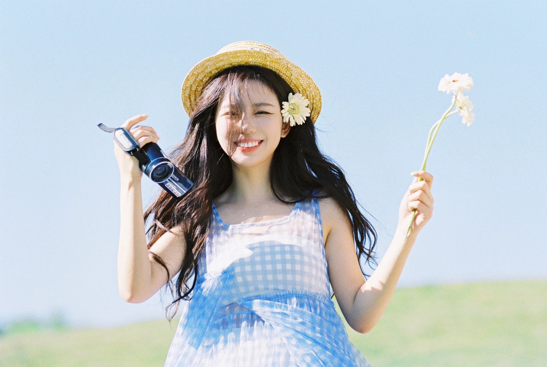 手机拍照技巧轻松拍出最美生活照,用手机拍照可以拍出人像的样子