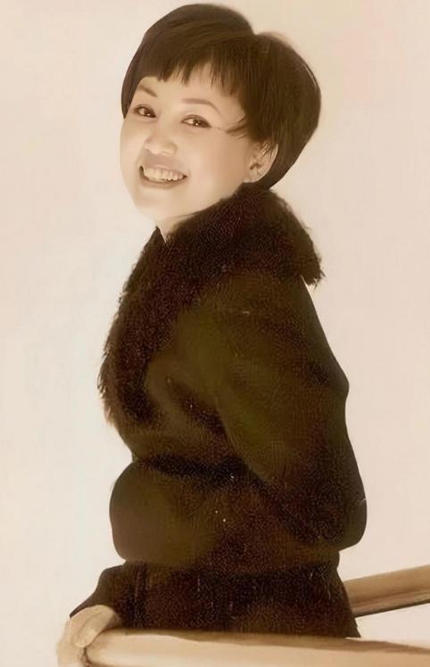 李娜出家后第一次演唱的歌,一代歌后李娜为何选择出家