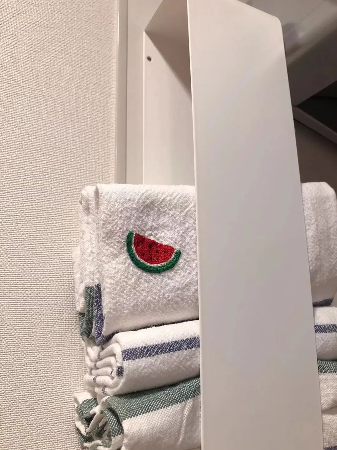 珐琅板优缺点浴室能用珐琅板么,珐琅板和岩板哪个好求回答