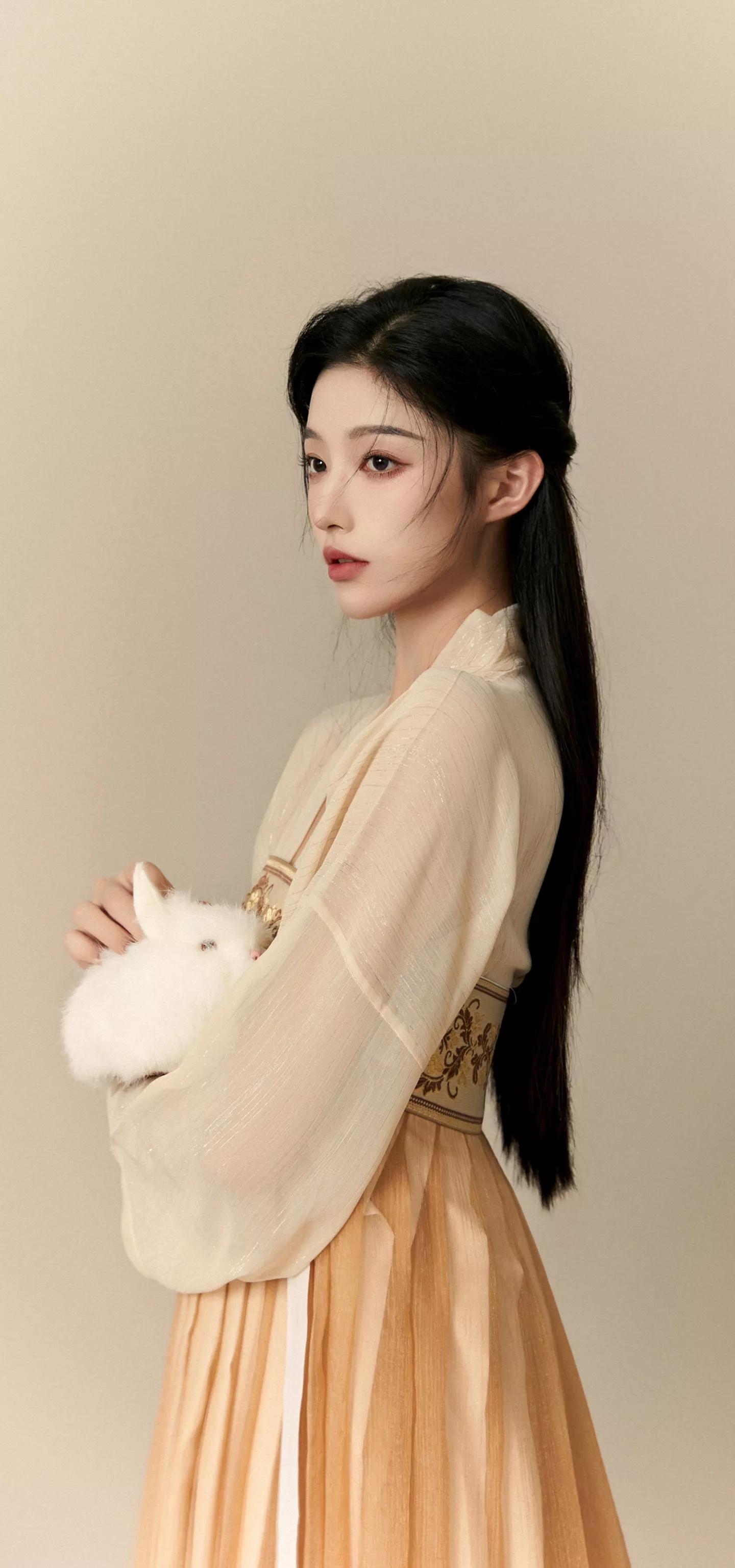 唯美古风金黄汉服美女壁纸,梦回大唐汉服夜景拍摄