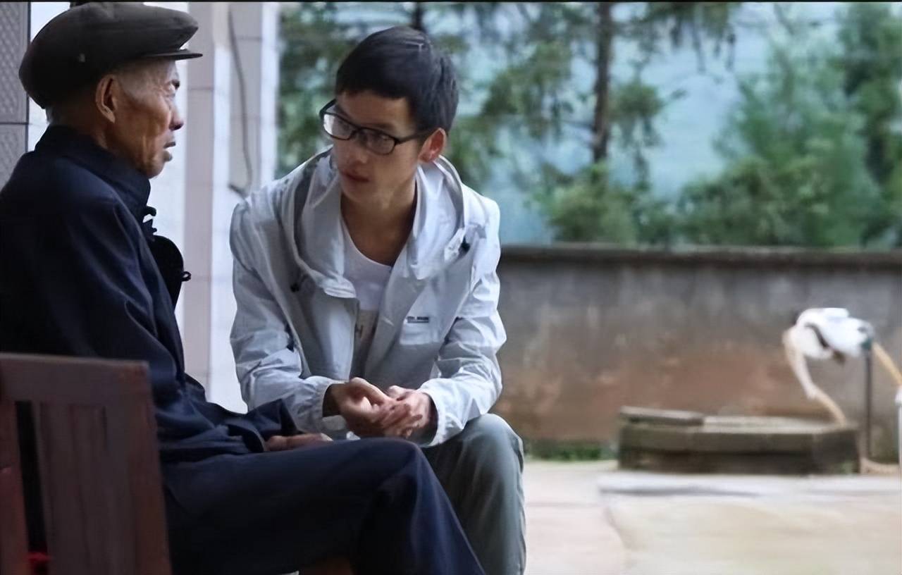 高考成绩714分状元却在工地搬砖,713分高考状元为凑学费到工地搬砖