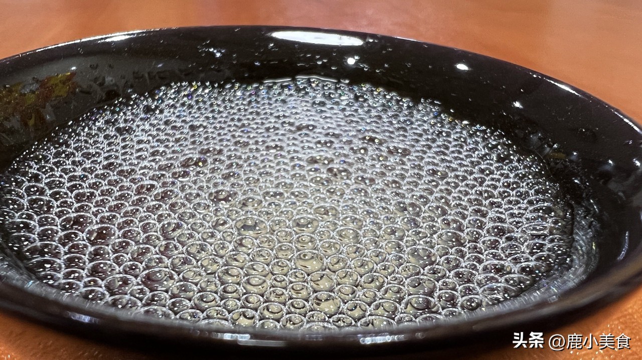 红酒醒酒的好还是不醒酒的好,红酒容易醒酒还是白酒容易醒酒