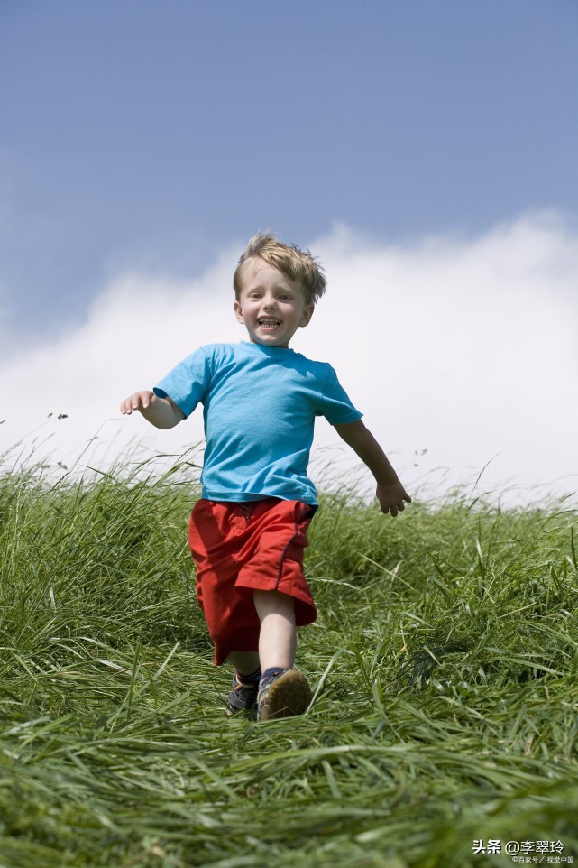 孩子1岁8个月,身高82cm,体重10kg,是不是身材矮小?