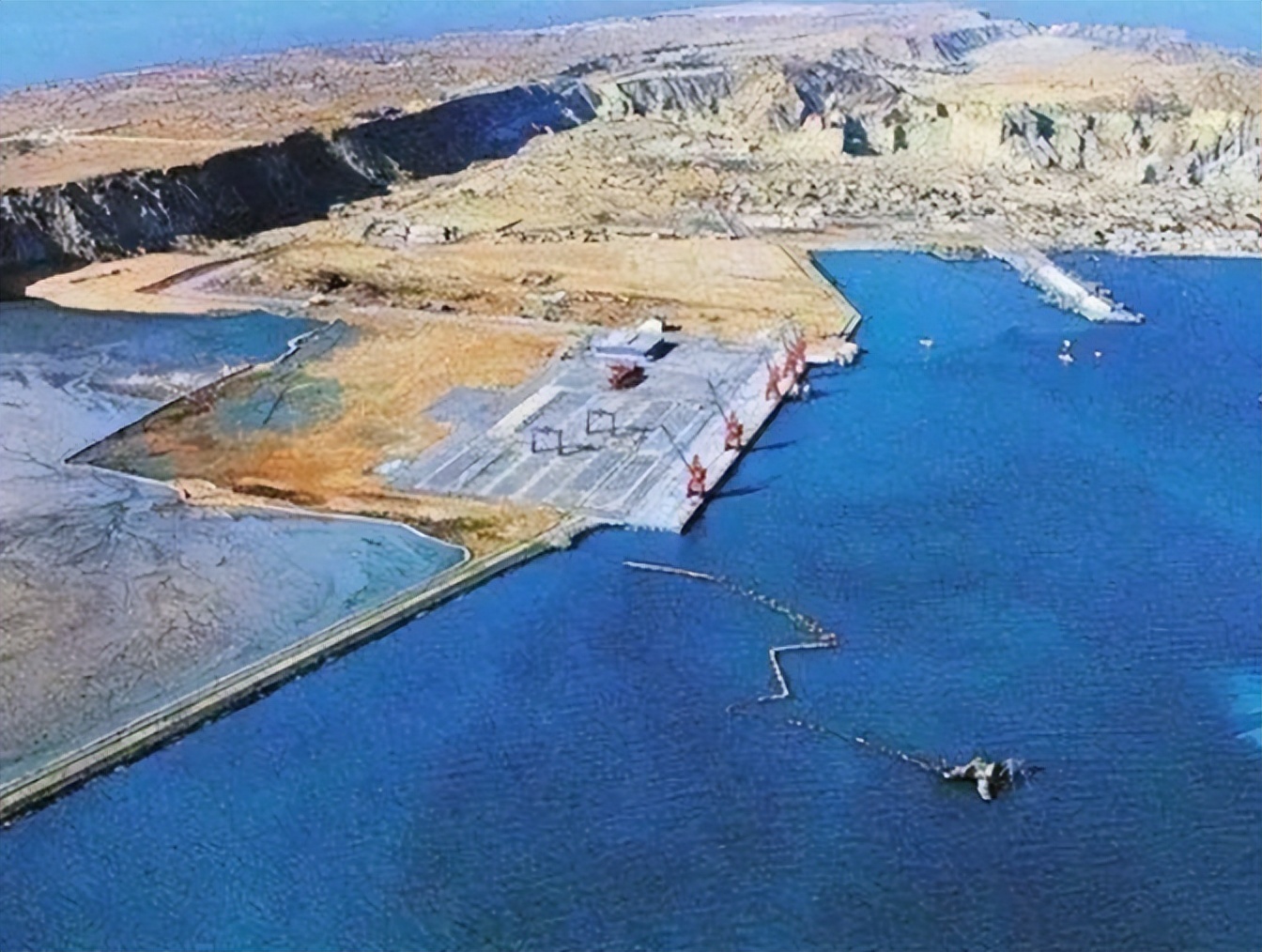 巴基斯坦瓜达尔港什么时候建成的,中国巴基斯坦瓜达尔港现状