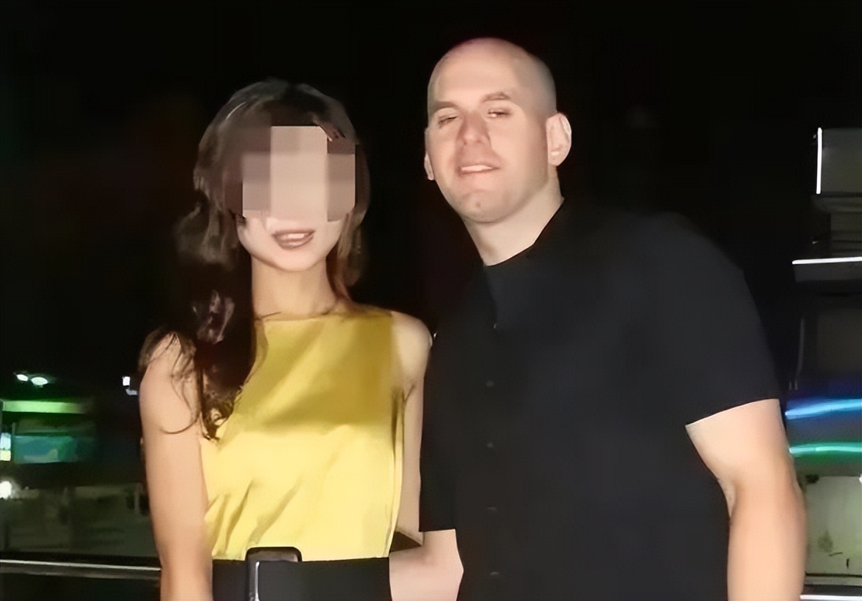 三天换一个女朋友,三天换两个教练