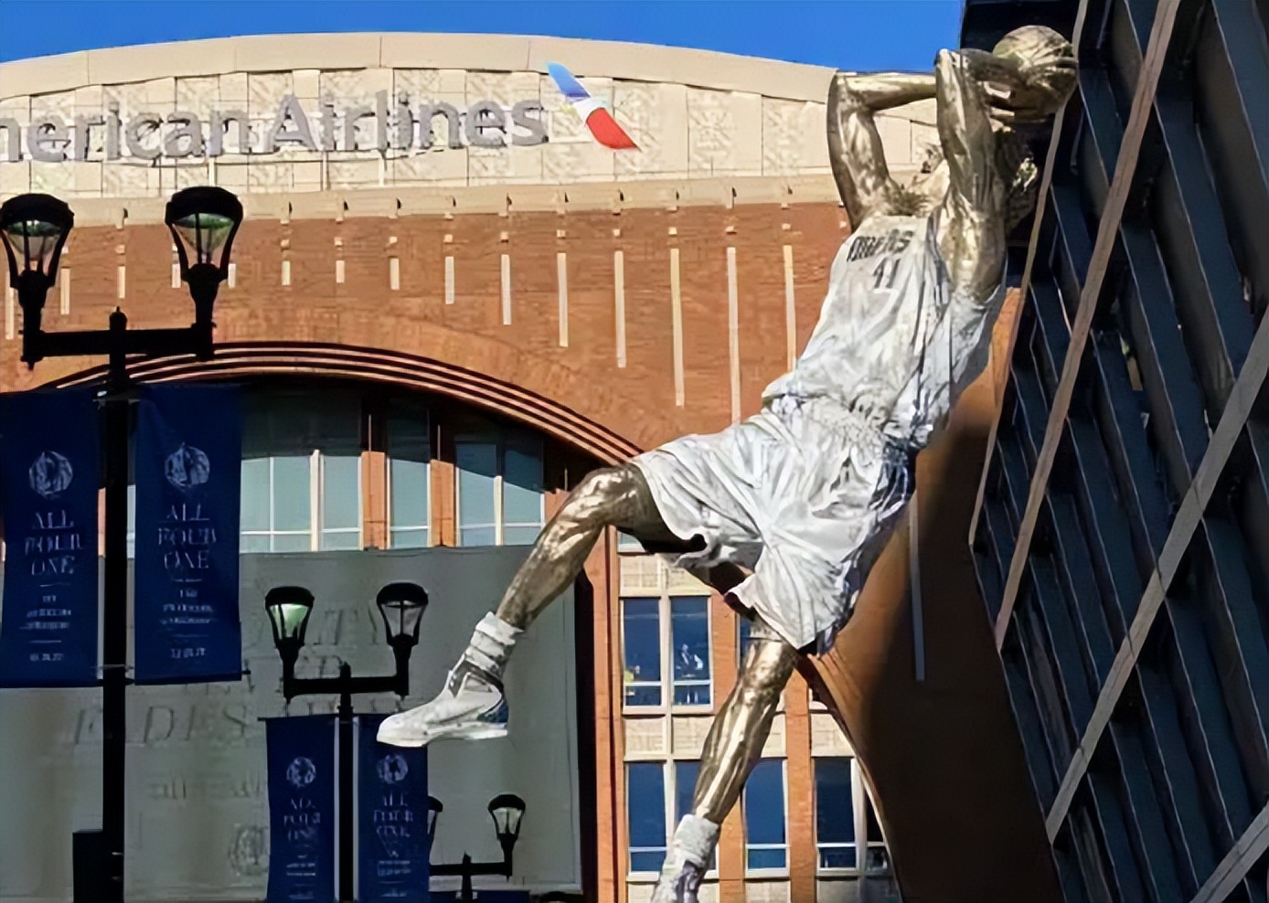 诺维茨基雕像有多大,诺维茨基雕像视频