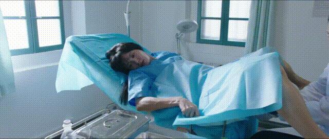 鸭嘴钳、取卵针《法医秦明》隔着屏幕都能感觉疼，这部悬疑剧要火