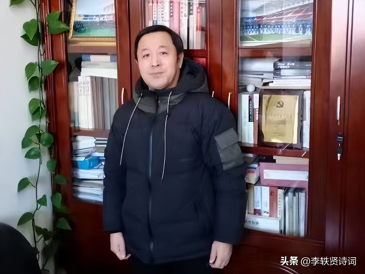 《百味诗词》第13期作品点评。嘉宾：王力、王十二（总第29期）