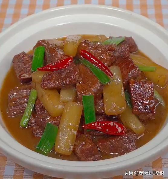 萝卜炖牛肉怎么做才软烂,萝卜炖牛肉软烂无比的秘诀