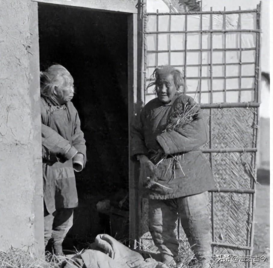 30张真实又罕见的老照片，阴毛假发工作者，我怀疑他用错地方了2