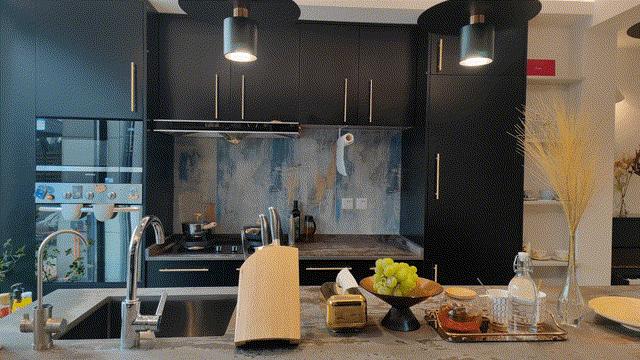 令人眼前一亮的艺术氛围，好像杂志里的家