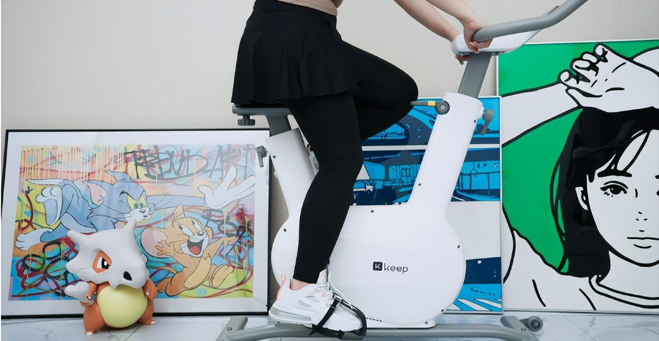 动感单车伤到膝盖了会不会很严重,动感单车不站着骑对膝盖有伤害吗