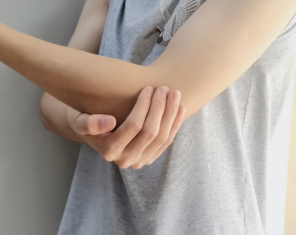 「筋骨堂」“网球肘”并非网球运动员的“专利”