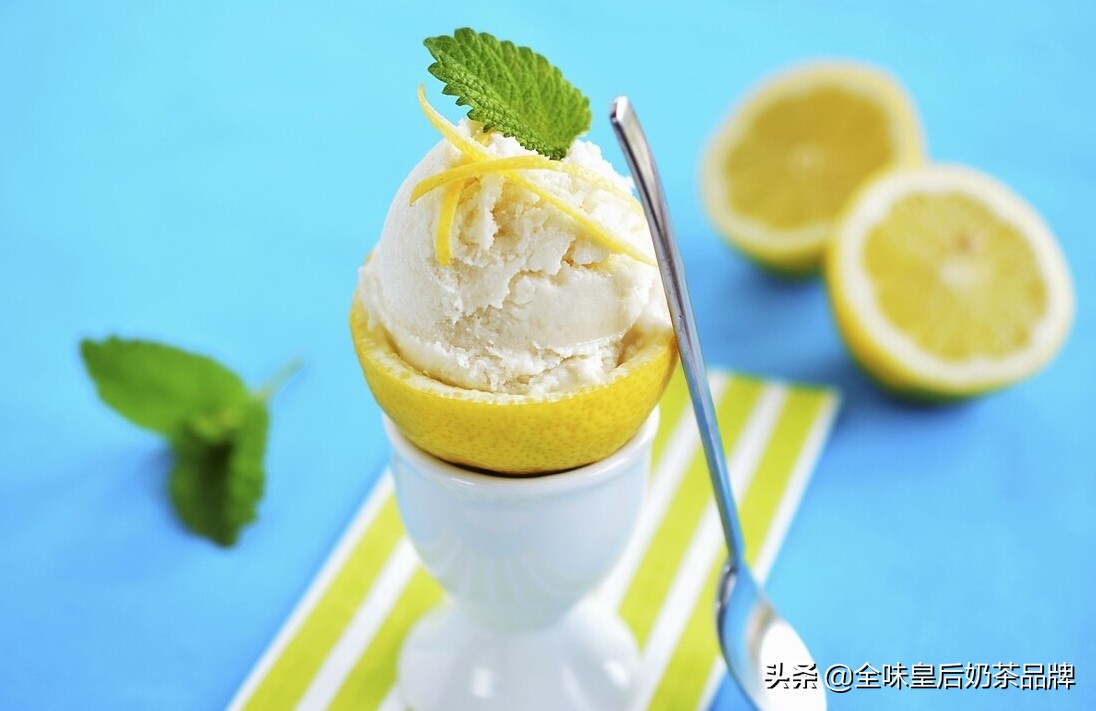 冰淇淋机多少钱一台大型,冰淇淋机摆摊多少钱一台