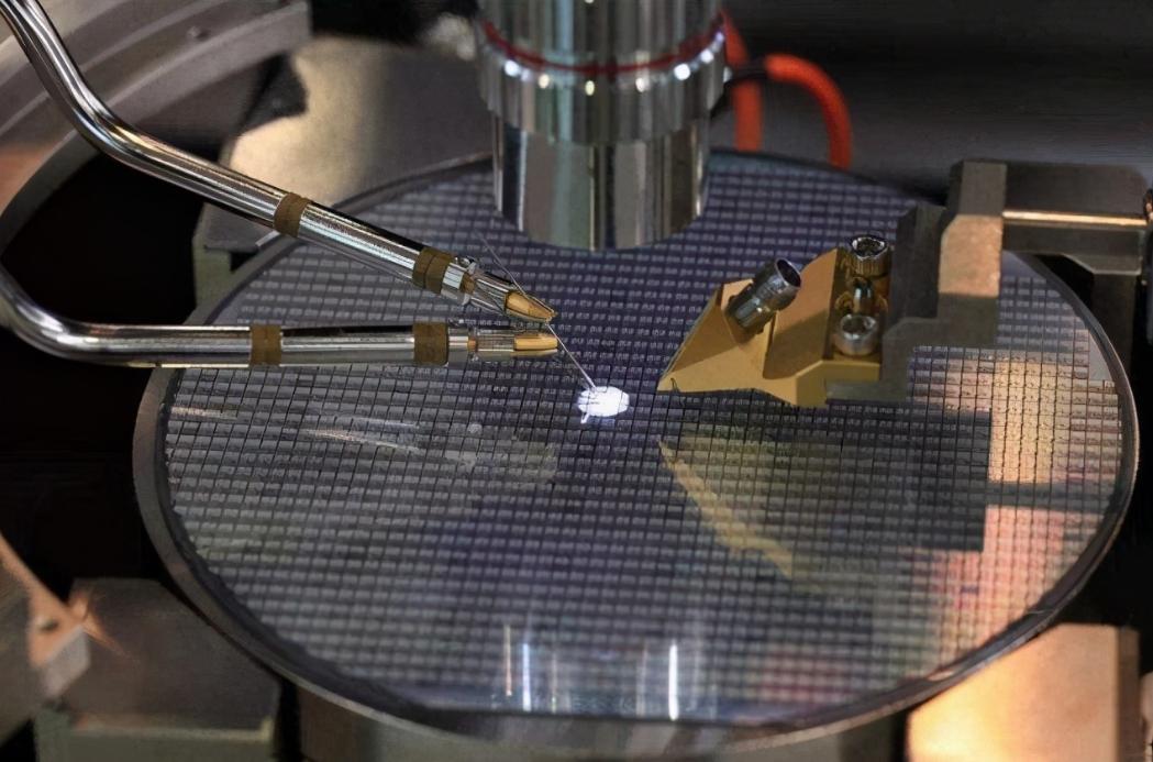 国产芯片最新进展14nm,中国国产1nm芯片