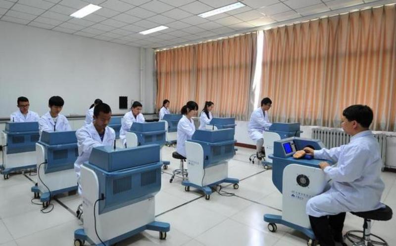 中医学和中西医临床是一个专业吗,中医学和中西医结合哪个专业好