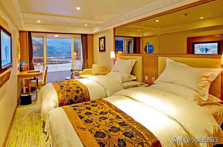 三峡坐游轮低层好还是上层好,三峡游轮坐左边好还是右边好