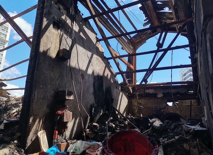 民房突发火灾消防紧急扑救措施,居民楼起火危急