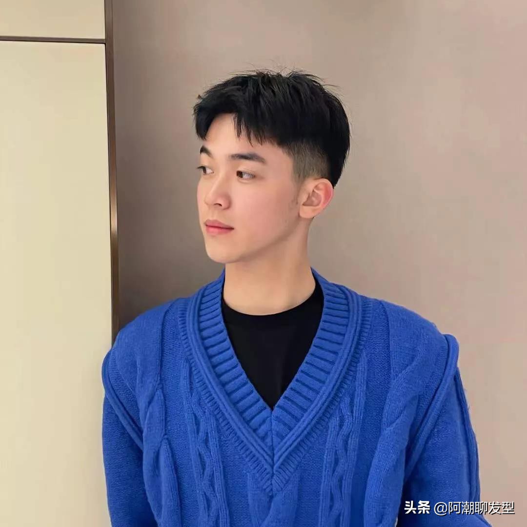 今年流行的发型男士中年,2018发型男发