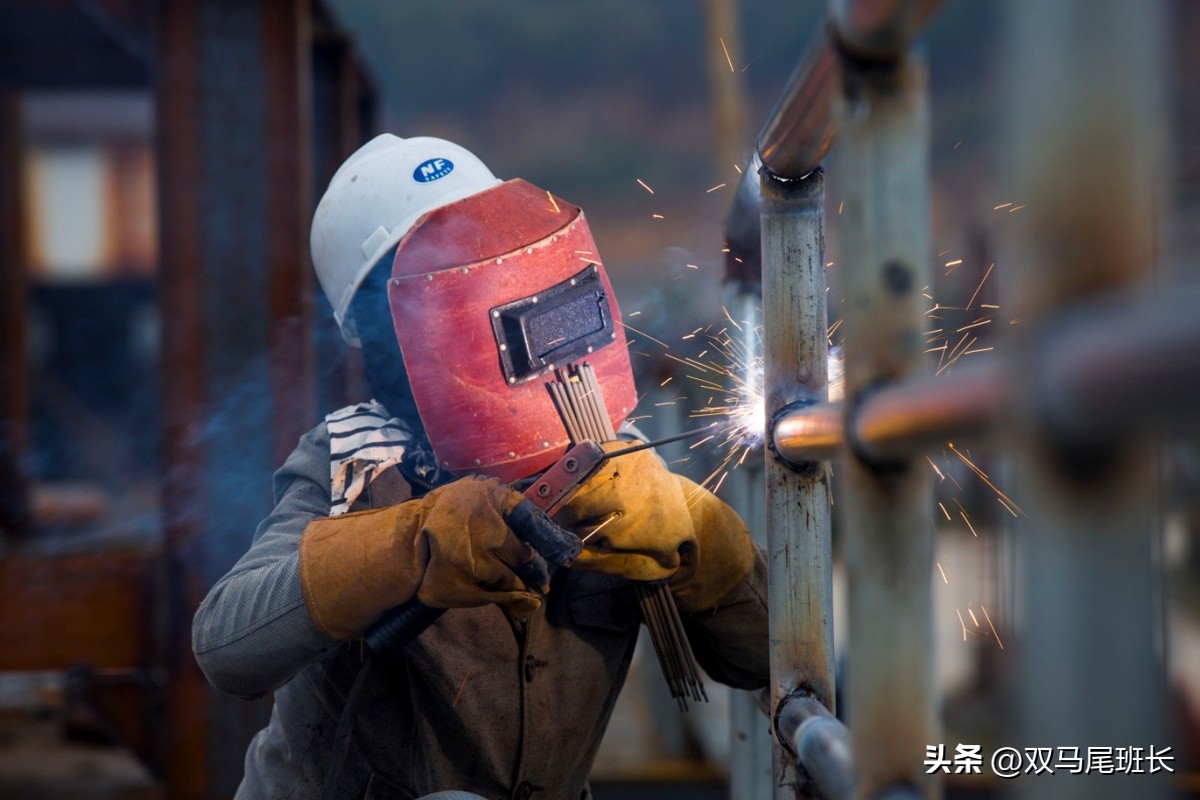 急眼了！中东土豪看上中国052D，美军部长破口大骂：他们船有问题